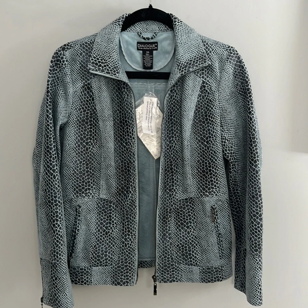 Dialogue Jacket - Picture 4 of 15